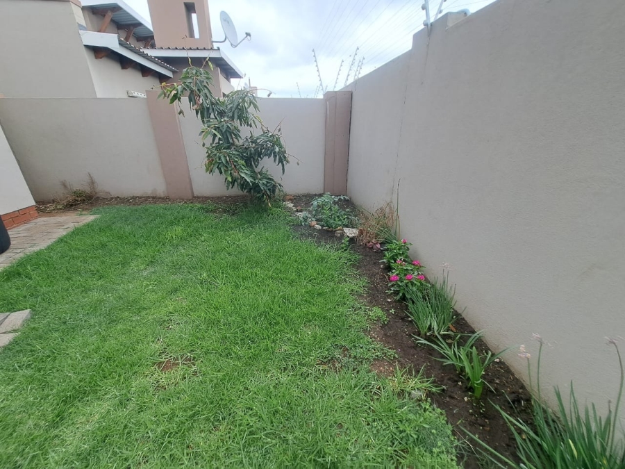 To Let 3 Bedroom Property for Rent in Waterval East North West